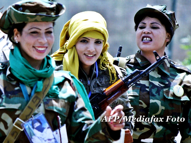 Adolescenta de 19 ani: M-au violat comandantii militari, mi-au dat o pusca si m-au obligat sa omor