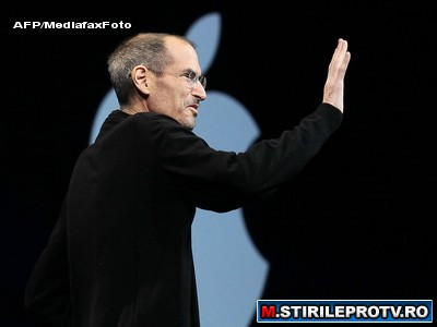 Tatal care l-a dat in adoptie pe Steve Jobs asteapta un (i)Phone de la fiu