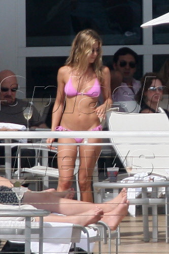 A fost votata femeia cu cel mai frumos trup din intreaga lume, la 42 de ani. Cine e vedeta perfecta