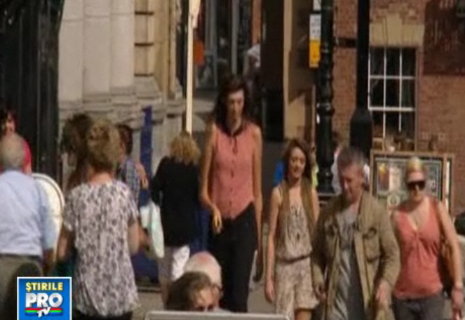 Are 2,06 metri si uimeste lumea. Cum isi duce viata cea mai inalta fata din Europa. VIDEO