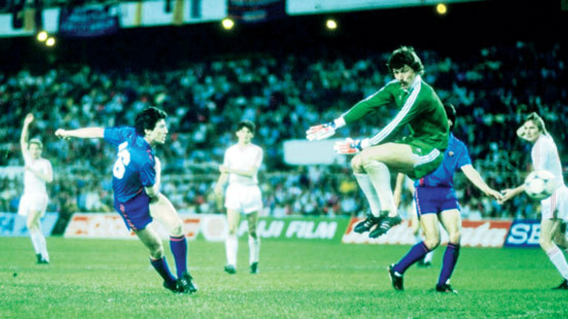 "S-a retras pentru ca a fost impuscat de Ceausescu". Motivul care a pus capat carierei lui Dukadam