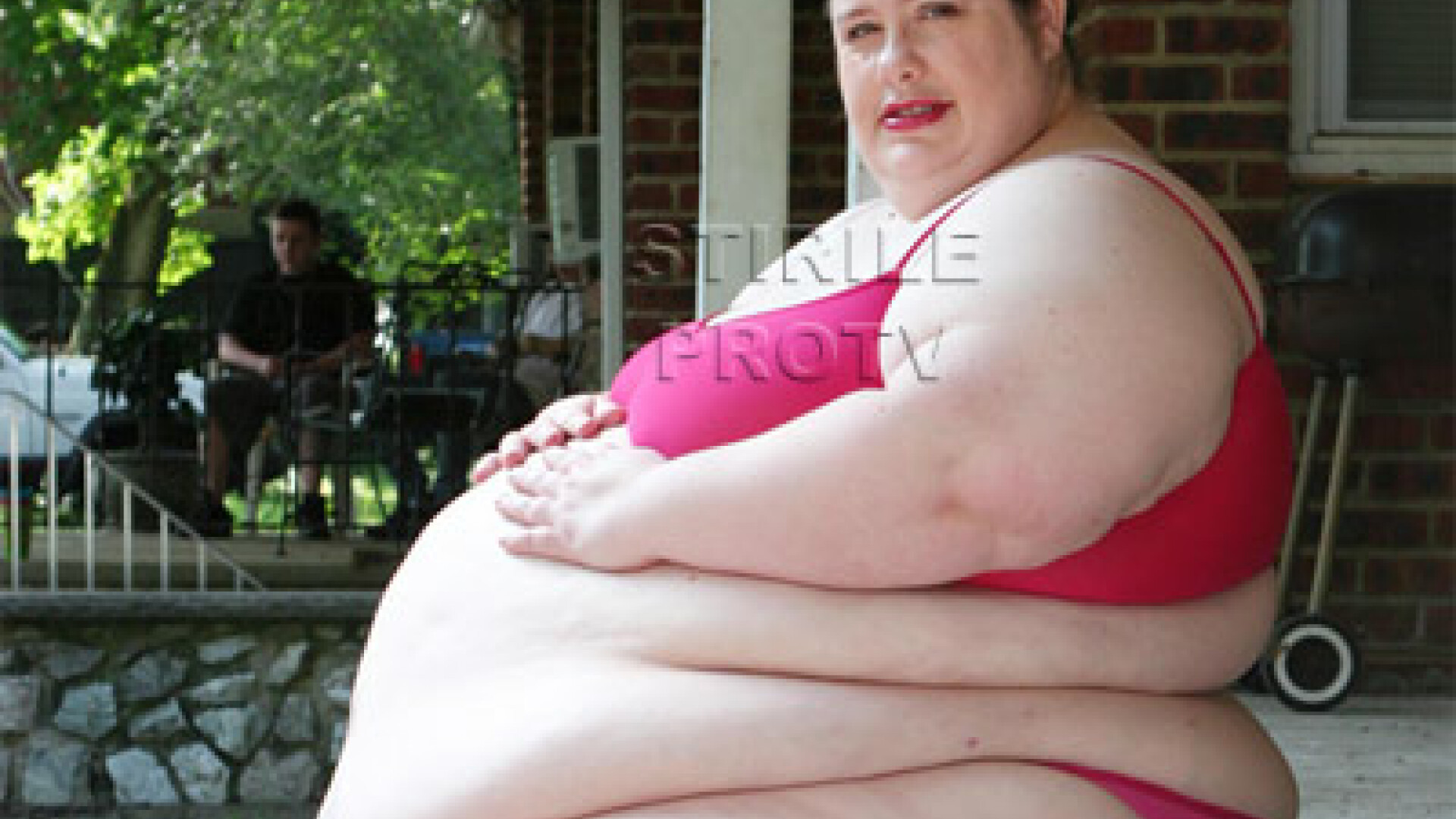 Rade 15.000 de calorii pe zi. Decizia uimitoare a celei mai grase femei de pe planeta