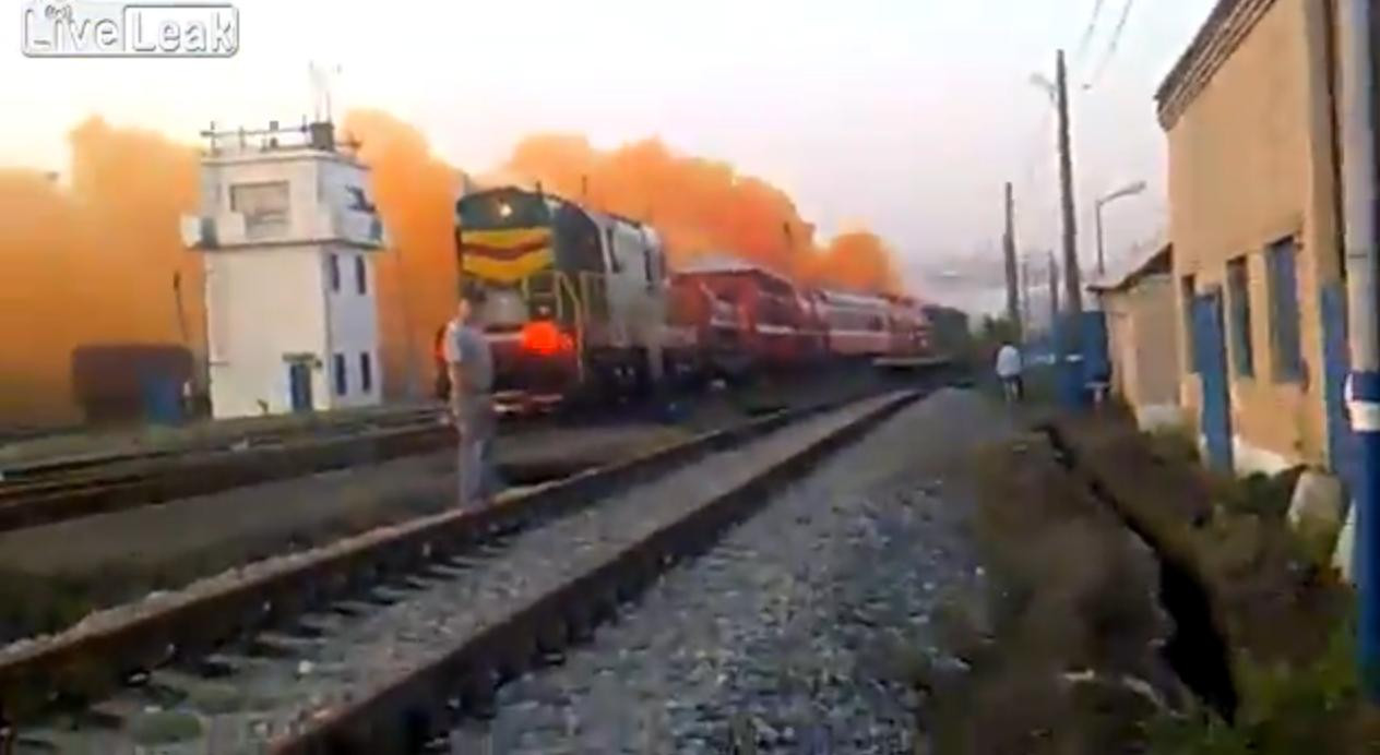 Imagini apocaliptice in Rusia: norul toxic care a pornit dintr-un vagon si a inghitit intreaga gara