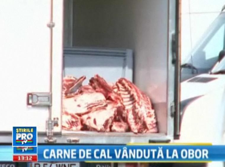 Carne de vita...falsa. O jumatate de tona de carne de cal vanduta ca muschi de vaca, in Piata Obor