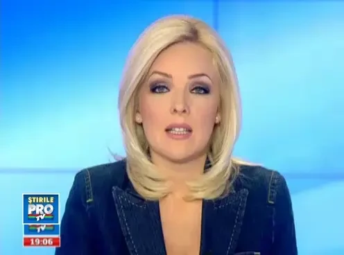 Romania, drumuri de cosmar. Ce pateste un motociclist care nu mai are chef sa stea in coloana. VIDEO