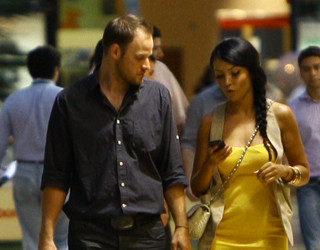 Andreea Mantea s-a certat cu iubitul ei, in parcare, la mall, din cauza unui SMS