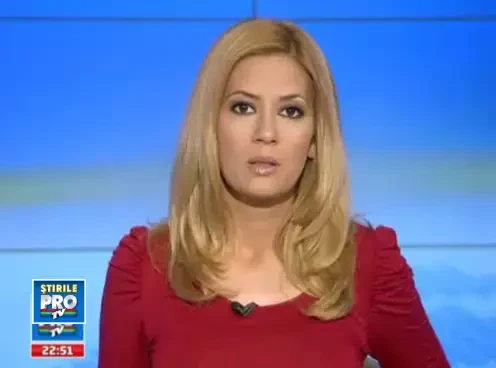 Si-a omorat cei patru copii si apoi s-a aruncat in gol de la 5 metri inaltime. Medicii au salvat-o