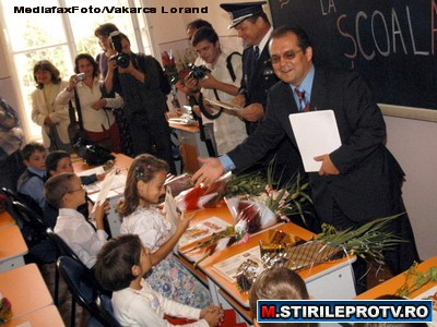 Boc despre anul scolar: Nu ne mai putem fura caciula, elevii si profesorii au platit pentru fraude