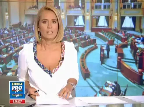 PDL vrea sa oblige elevii din invatamantul primar si gimnazial sa poarte uniforme. Cum comentati?