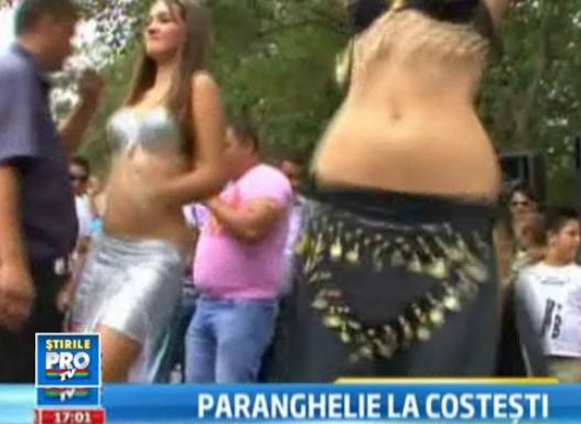 VIDEO. Paranghelie de criza la Costesti. Tiganii au renuntat la ghiuluri si lanturi, nu si la masini