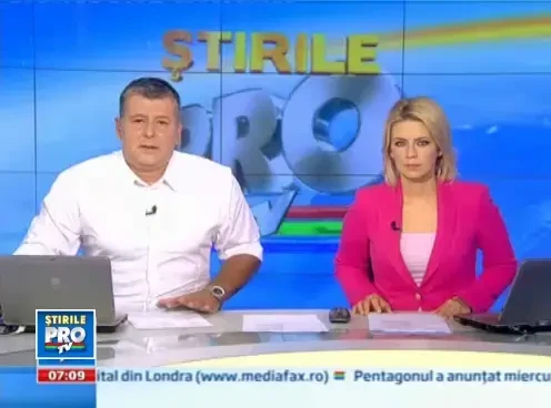 Le-a stat inima in loc. S-au trezit ca le bate vecinul in geam, pe dinafara, la etajul 6