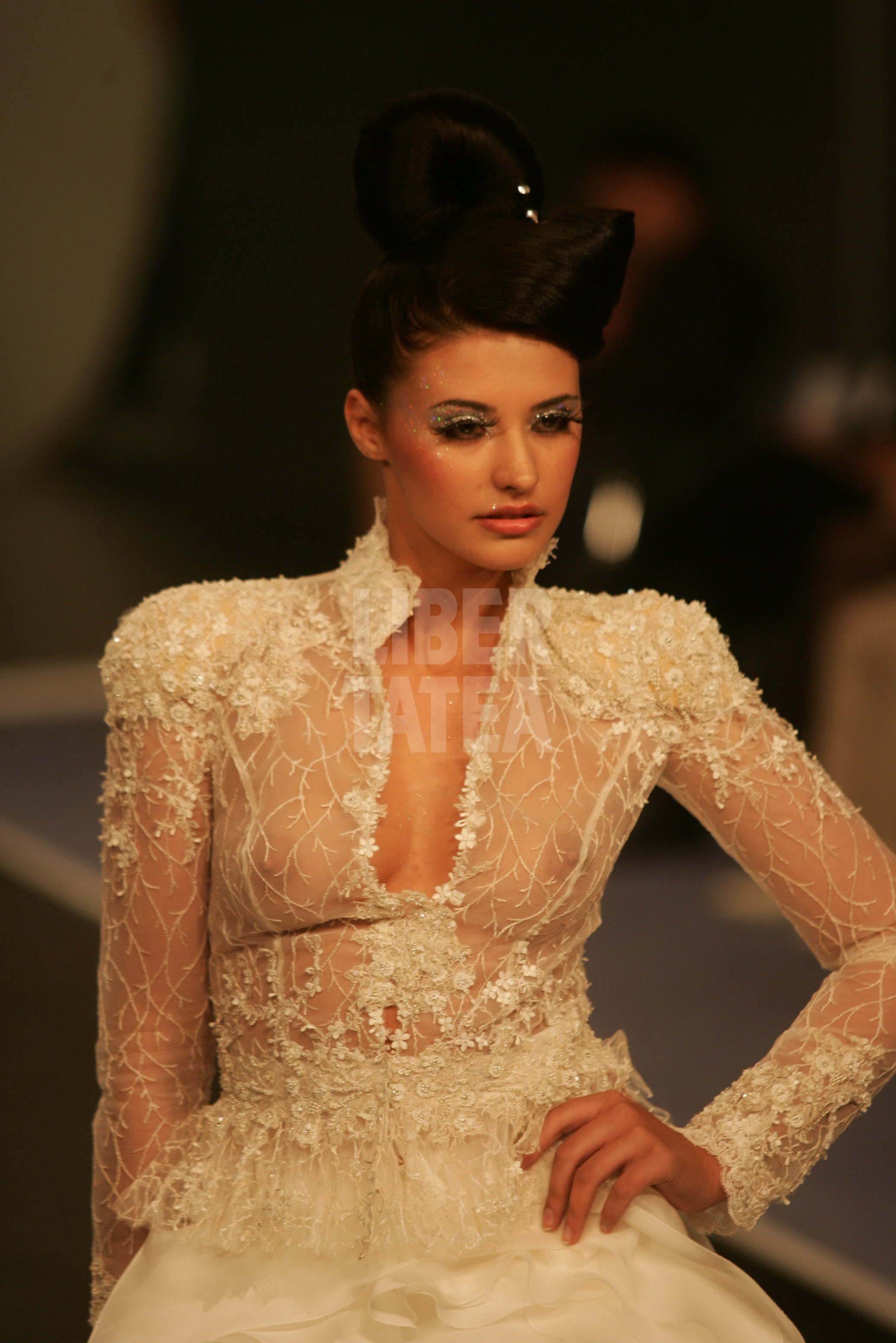 Antonia, asa cum nu ai mai vazut-o la o prezentare de moda. Foto