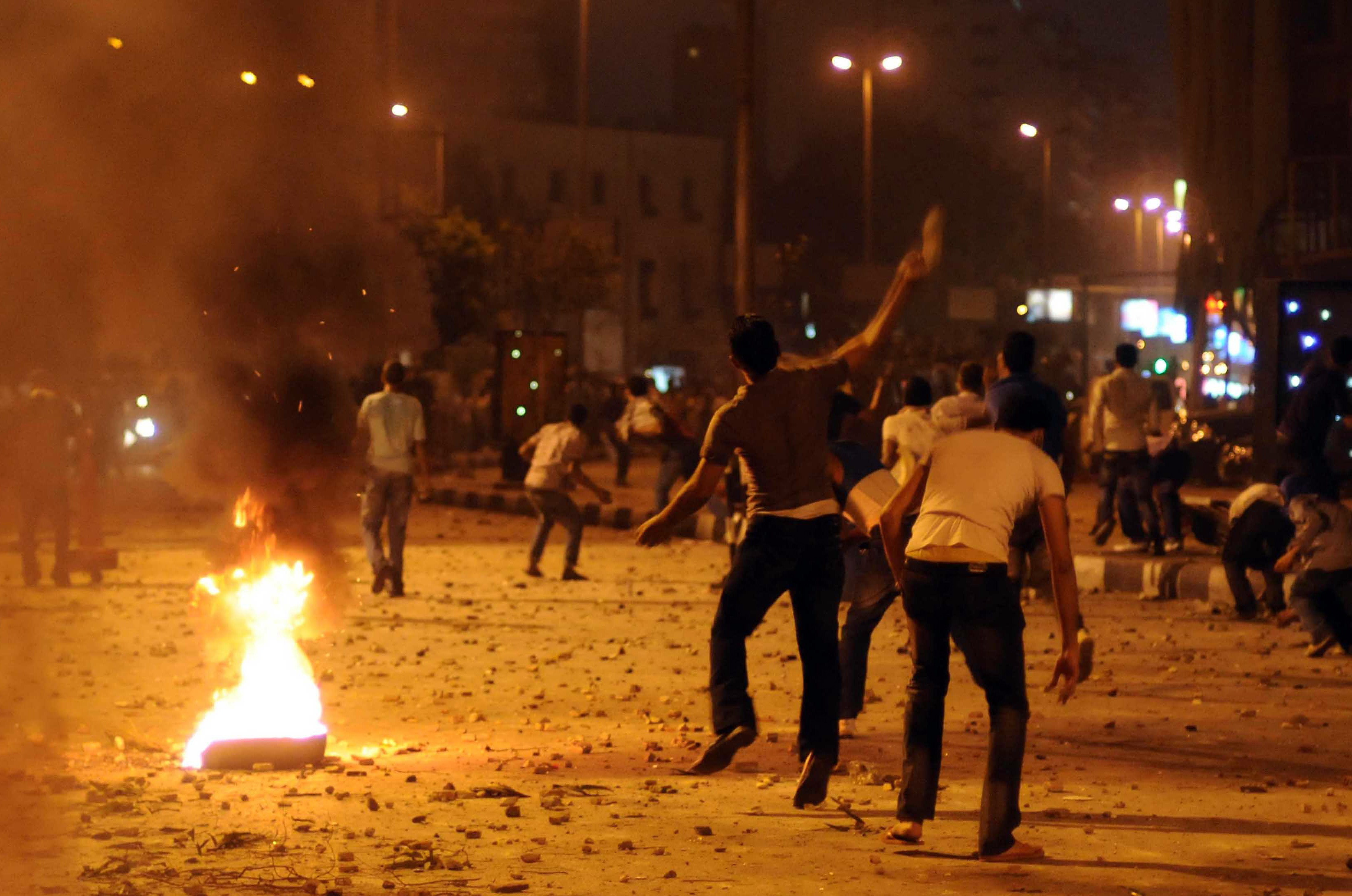 520 de raniti la Cairo dupa ce ambasada israeliana a fost asediata