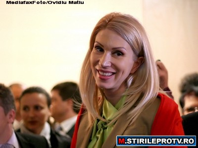 Deputatul PDL Raluca Turcan: "Eu cred ca remanierea guvernamentala trebuie facuta"