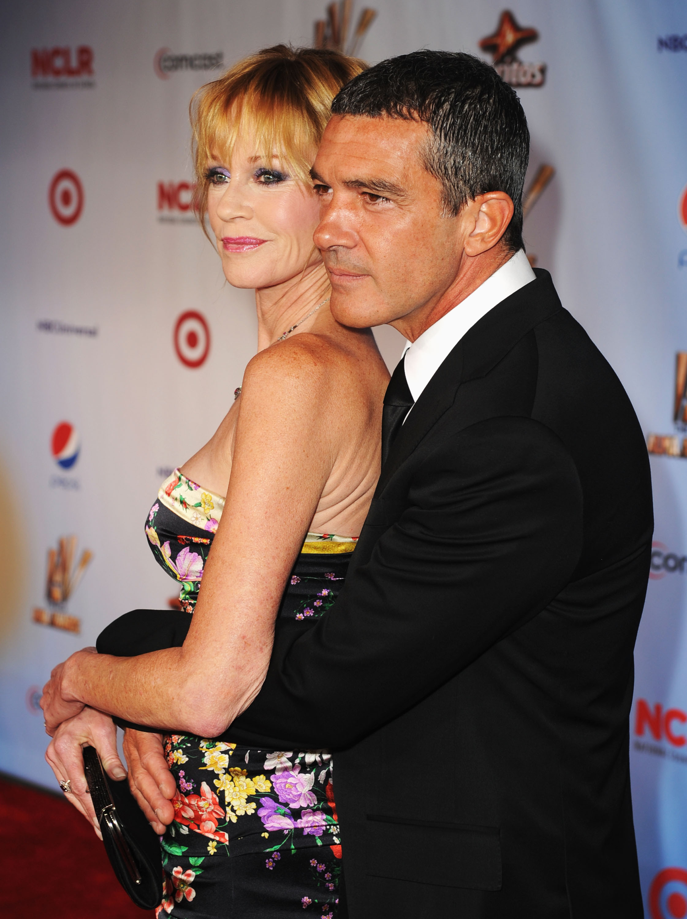 De ce trebuie sa stii sa te imbraci in functie de varsta? Ca sa eviti asemenea imagini. FOTO