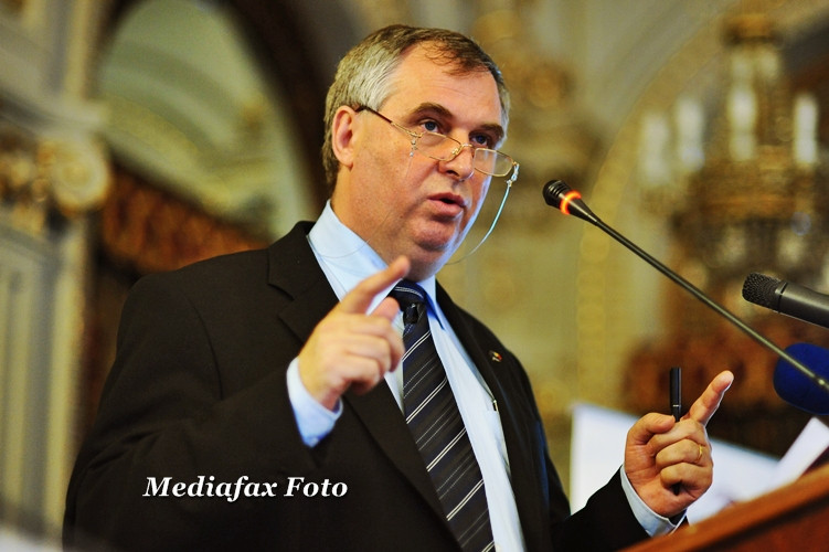 Marea remaniere guvernamentala. Lectie gratuita de machiaj electoral si coafor politic