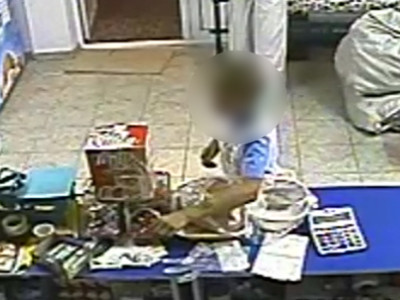 VIDEO. Mic, dar hot. Un copil de 10 ani, trimis la furat de parinti, da lovitura intr-un magazin