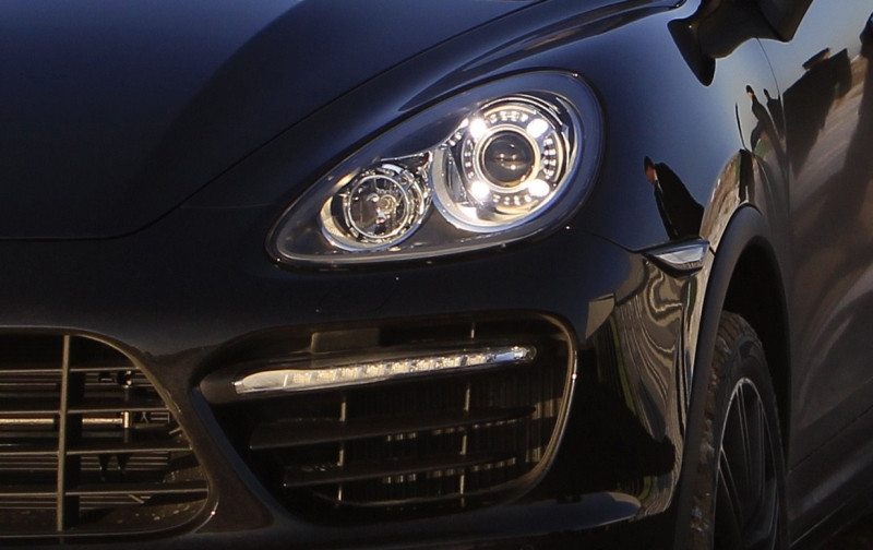 S-a urcat baut la volanul Porsche-ului si a omorat un om pe zebra. Acum cateva luni lovise o femeie