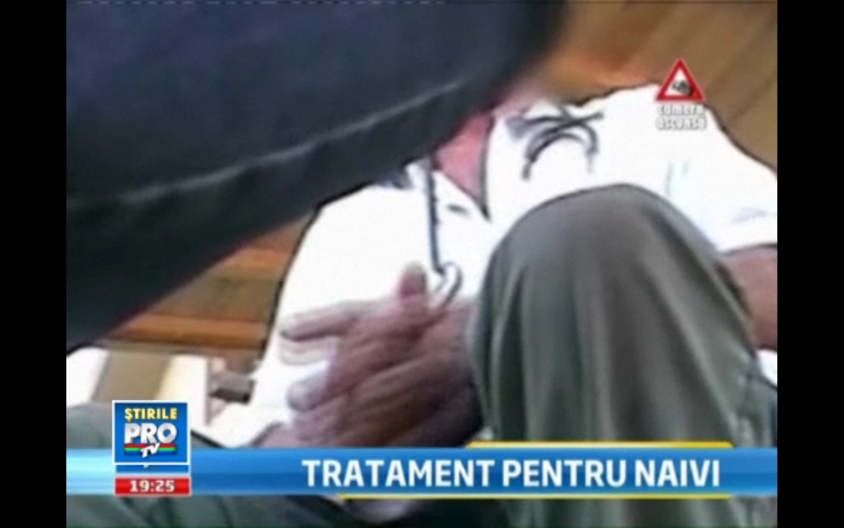 Un vraci-doctor vinde credulilor o licoare "magica": apa tinuta in conditii necorespunzatoare