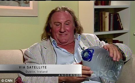 Explicatia incredibila a lui Gerard Depardieu dupa ce a urinat in avion: "sunt un elefant". VIDEO