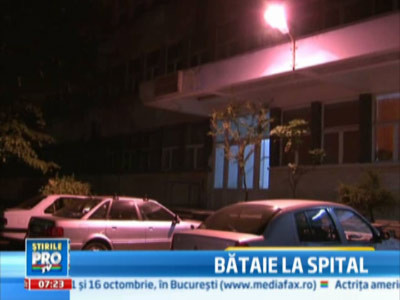 Tatal unui copil, adus de urgenta la spital, i-a batut pe medici, pentru ca se miscau prea incet