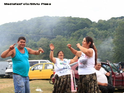Franta a inceput din nou sa demoleze taberele ilegale. Cel putin 240 de tigani, trimisi in Romania