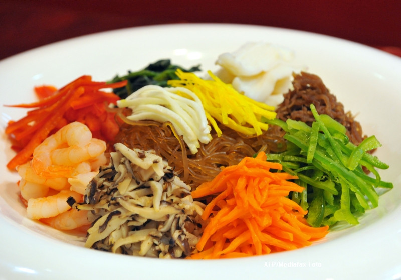 Mananci -platesti. Nu mananci -platesti mai mult. Localul unde esti amendat daca nu golesti farfuria