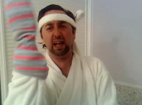 Nu o sa iti iasa din cap toata ziua. Clipul DEMENTIAL, cu 2 milioane de vizualizari