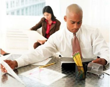 5 secrete care-ti asigura fericirea la birou