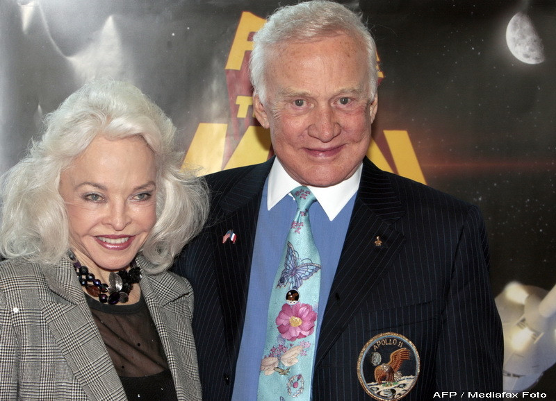 Vedeta care si-a parasit sotia mutilata de operatii estetice pentru o femeie cu 30 de ani mai tanara