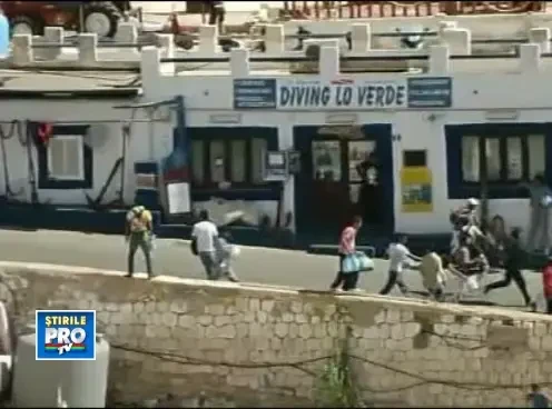 Proteste violente intre imigrantii tunisieni si fortele de ordine italiene. O persoana, in coma