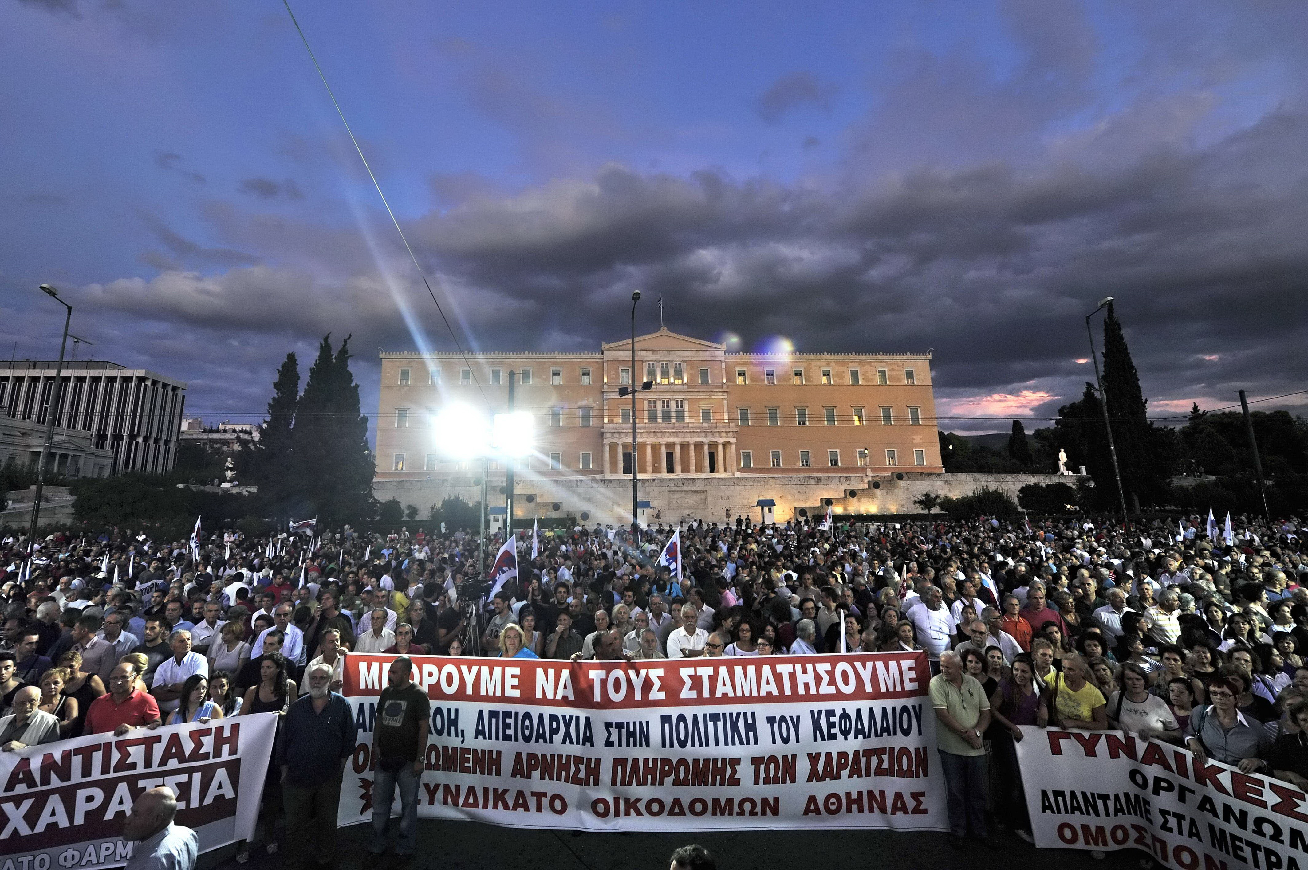 Pesimismul american loveste in burse si in euro. Grecia nu mai are de unde sa stranga cureaua