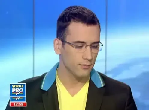 Socant. Un tanar injunghiat de un elev, in curtea liceului