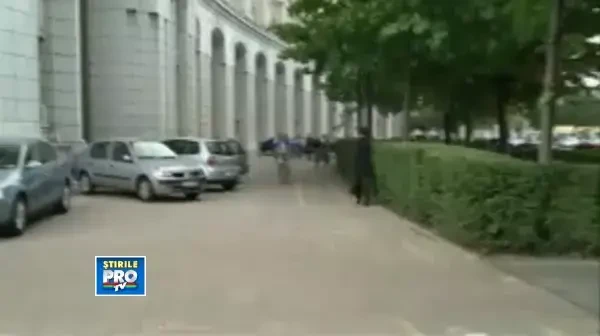 Elena Udrea, pe bicicleta, dupa ce a declarat Ziua Fara Masini la Ministerul Turismului