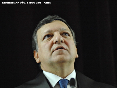 EurAktiv: Jose Manuel Barroso arbitreaza alegerile din Romania