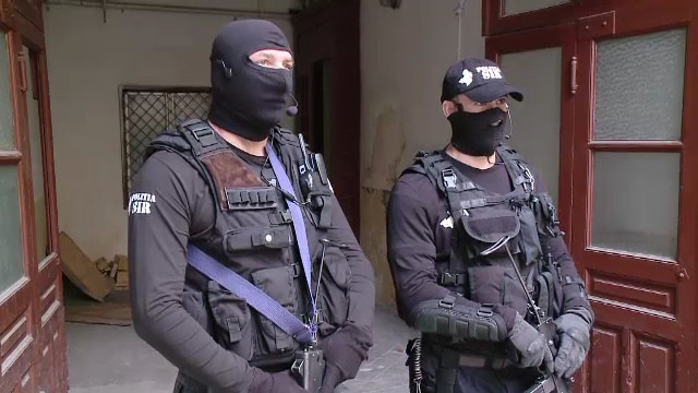 Descindere la o asociatie de revolutionari din Brasov, "raiul" falsurilor cu certificate