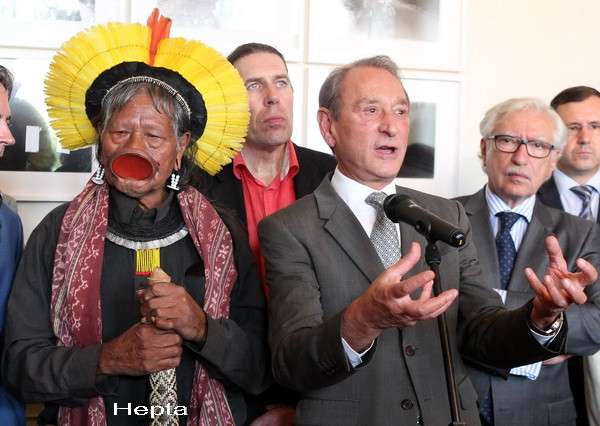 Asa arata unul dintre putinii cetateni de onoare ai Parisului. GALERIE FOTO