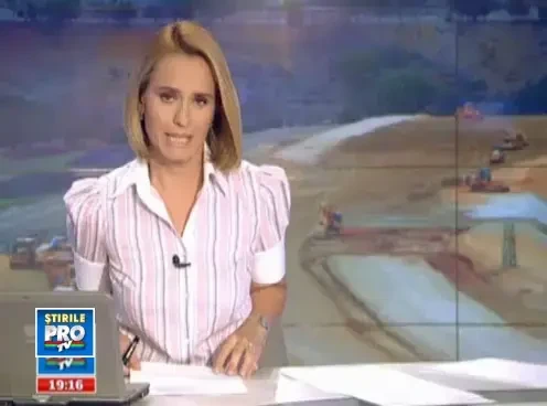 "Romania, te iubesc": Vecinii nostri isi latesc autostrazile, la noi masinile stau ore in sir pe loc