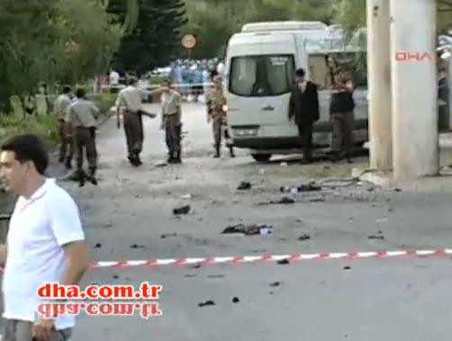 Atentat sinucigas in Antalya, Turcia. Un terorist kurd s-a aruncat in aer