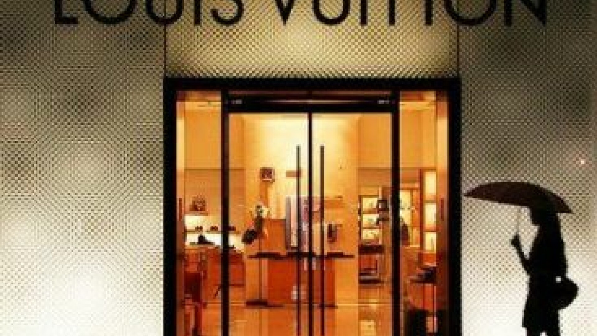 Cu cat e mai scump, cu atat se vinde mai bine. Cele mai valoroase 10 branduri de lux din lume FOTO