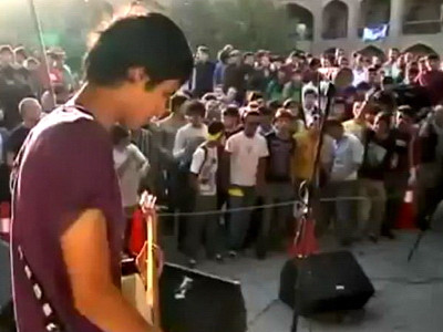 Primul concert rock in Afganistan dupa 30 de ani. Alcoolul interzis, s-a consumat doar kebab. VIDEO