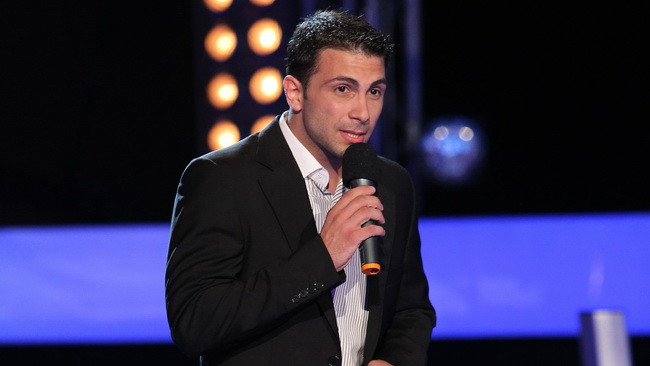 Vlad Stoia a intors toate scaunele la Vocea Romaniei! Asculta AICI cum a cantat “Hello"