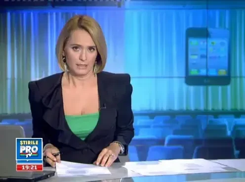 Apple lanseaza iPhone5. Vedeti LIVE cum arata noul super-telefon si ce prezentare ii face Tim Cook