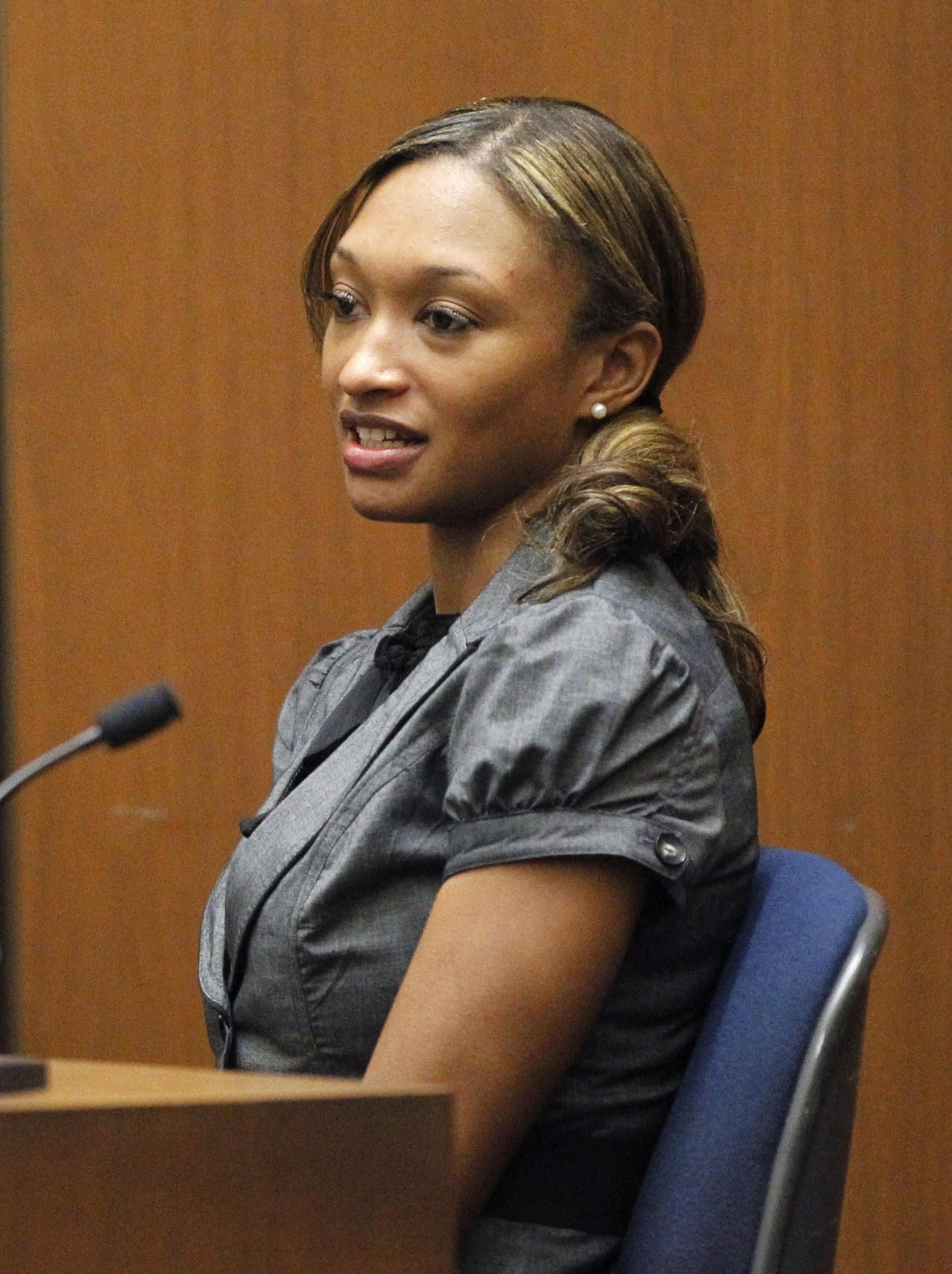 Rasturnare de situatie. De ce a fost sunata aceasta femeie din ambulanta in care murea Michael