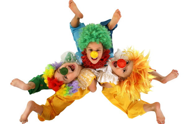 Ioana Ginghina invita scolarii la cursurile de actorie “MiniRoses” VIDEO