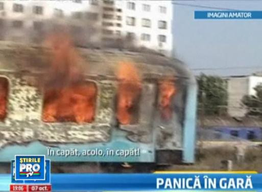 Imagini de cosmar in Gara de Nord din Iasi. Trei vagoane de rezerva s-au aprins subit
