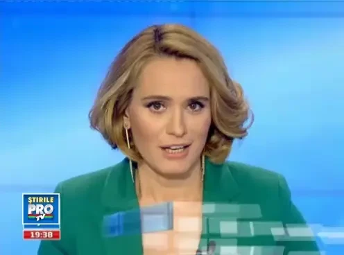 VIDEO. Striptease si politica. O candidata la alegerile din Polonia s-a dezbracat pe internet