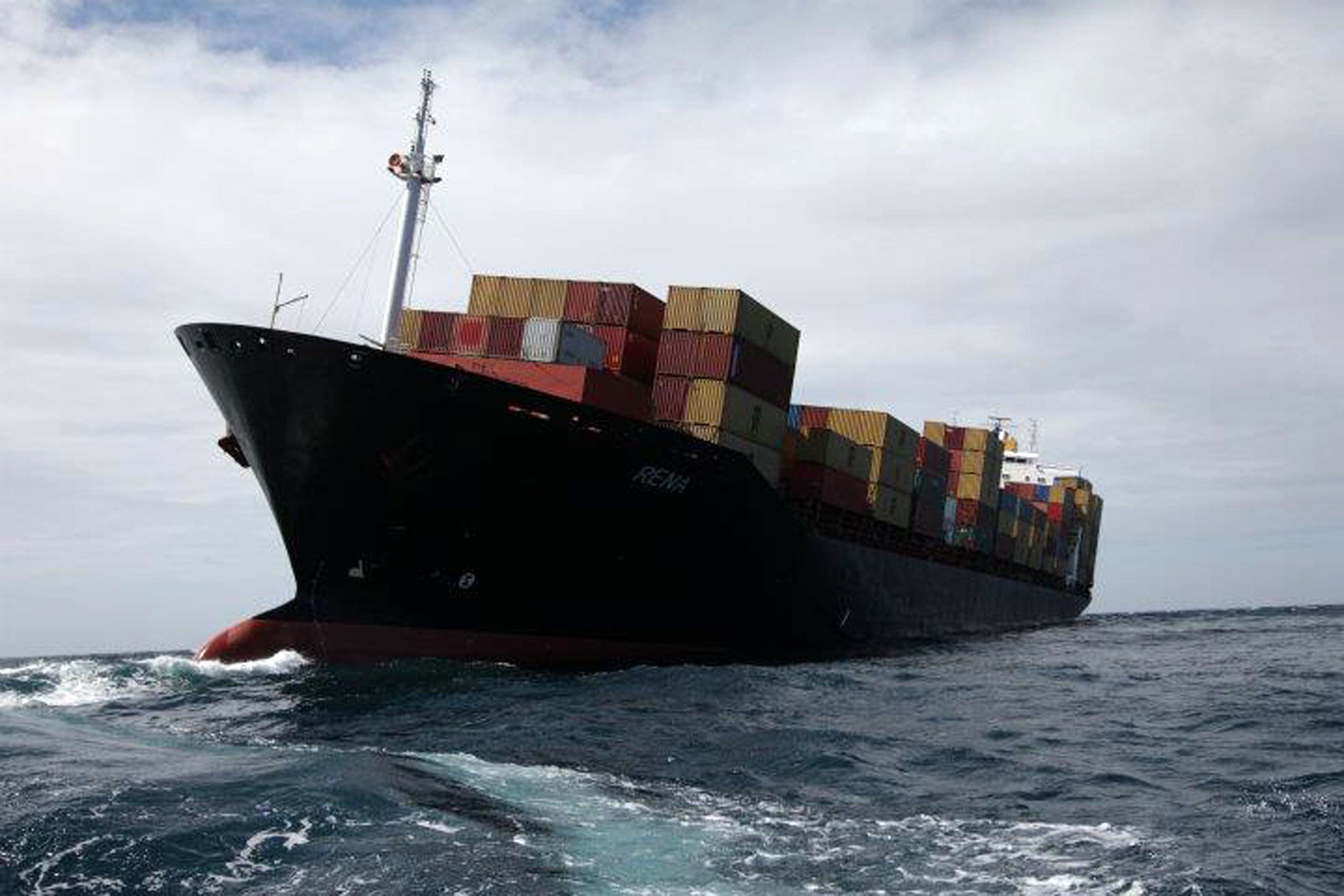 Eliberat dupa doua saptamani de captivitate. Un roman, capitan al unei nave cargo, a fost salvat de Fortele Navale nigeriene