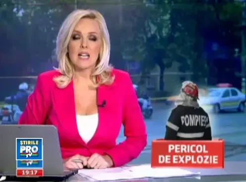 Un muncitor si excavatorul lui au bagat frica in sute de familii: