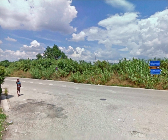 Cartea prostituatelor de la marginea drumurilor din Romania, facuta cu Google Maps. FOTO
